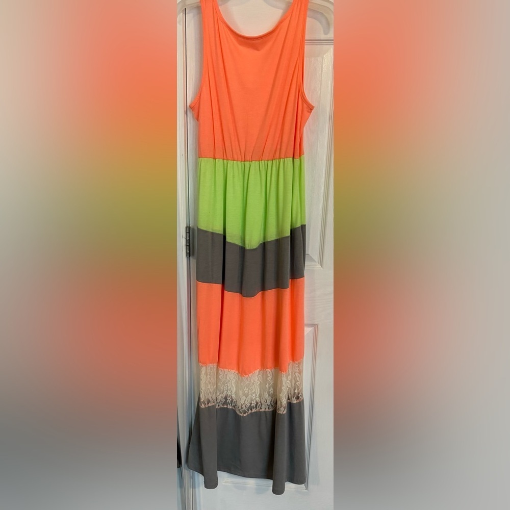 Women’s Maxi Dress Size Medium - Picture 1 of 2
